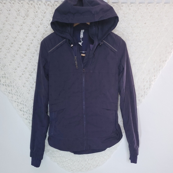 - Lululemon Spring Forward Kanoko Twist Jacket - Picture 9 of 13